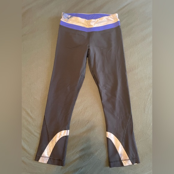 🍋EUC Lululemon Run: Inspire Crop II
Black / Milky Way Multi Print /Pigment Blue - Picture 7 of 9